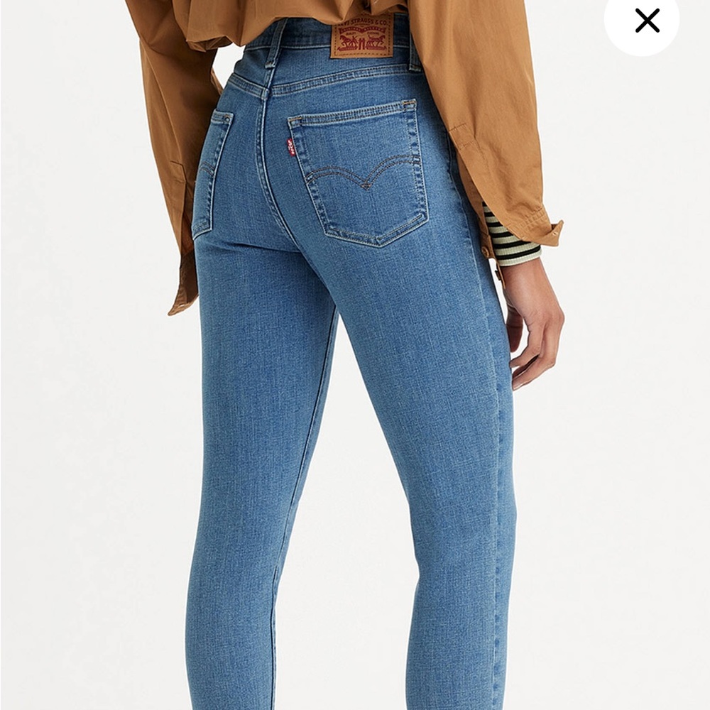 Levi’s - 720 - high rise  skinny -25 x30